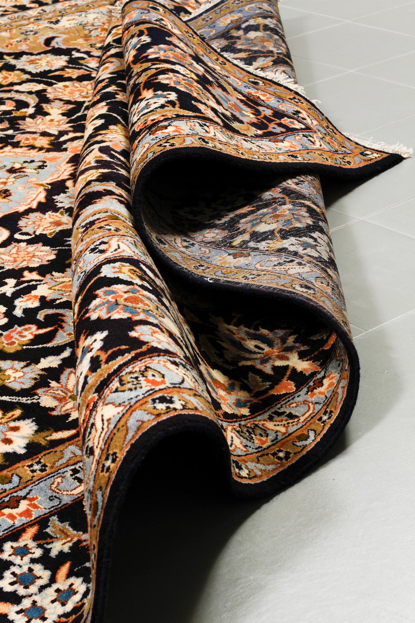 MATTA, Najafabad, 385 x 275 cm.