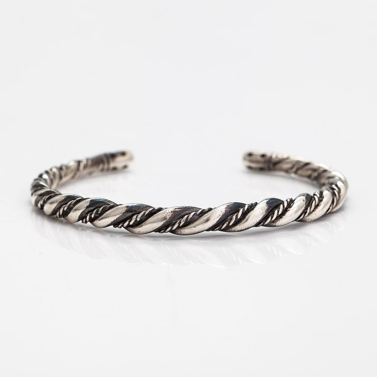 Halsband, ring och armband, silver. Helsingfors 1980-90-tal.