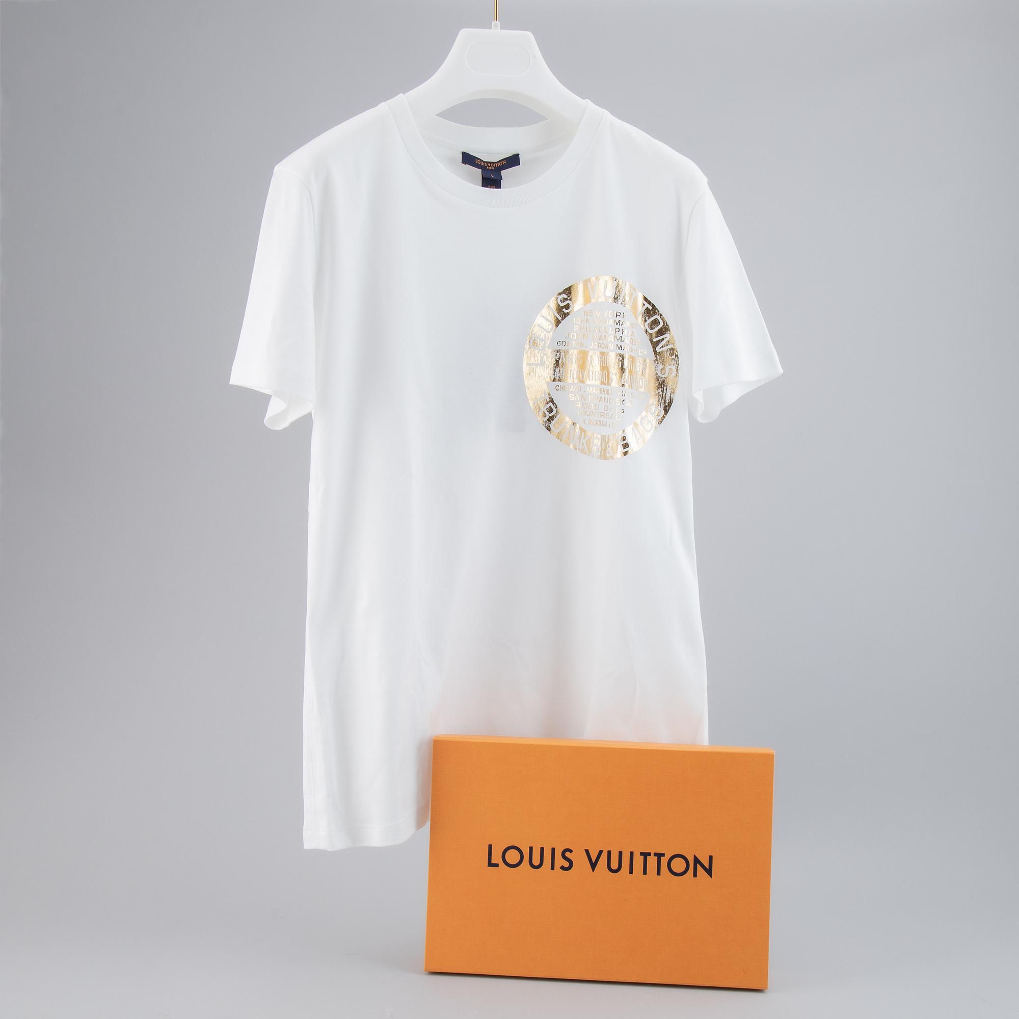 LOUIS VUITTON, T-shirt, size L.