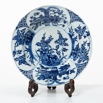 Tallrik, porslin, Kina, Kangxi (1662-1722).