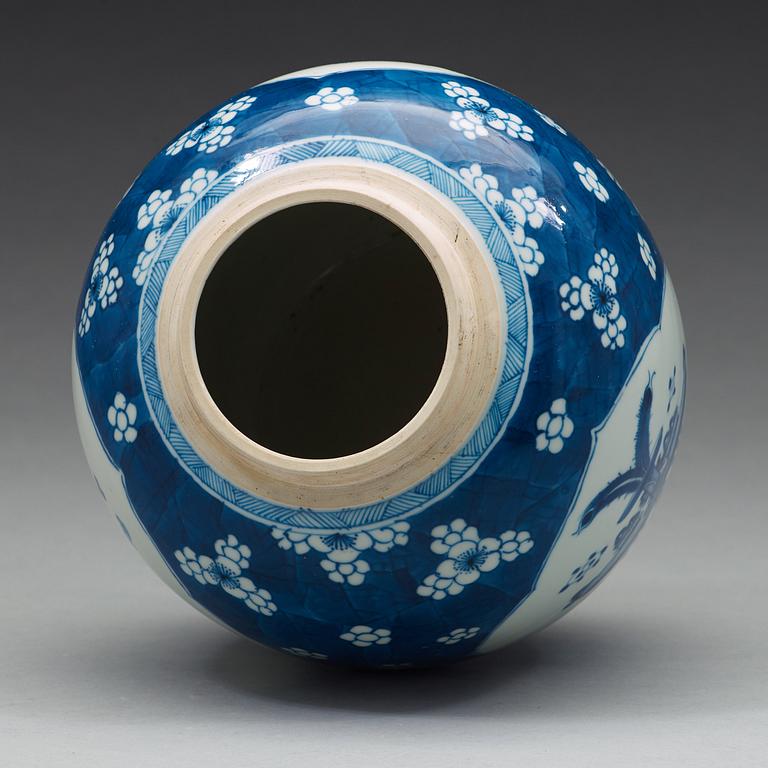 A blue and white jar, Qing dynasty, 18th Century.