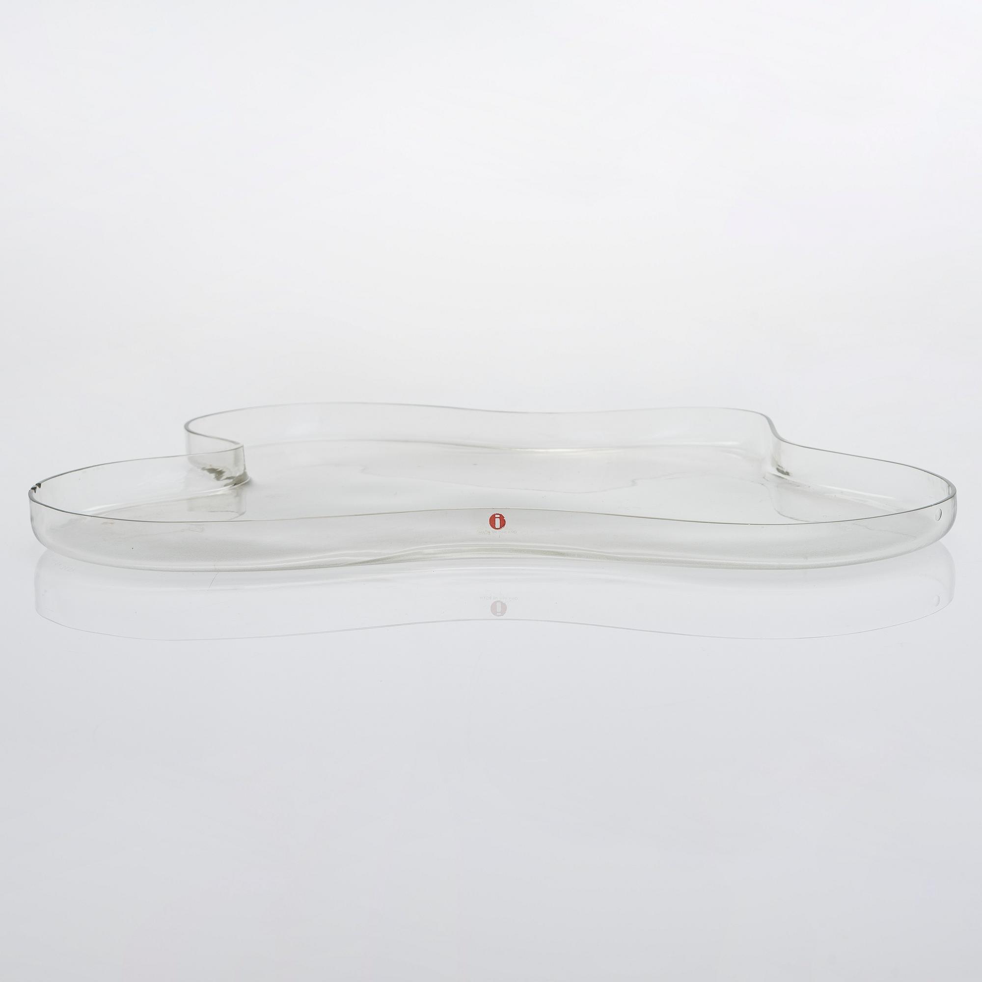 Alvar Aalto, a '3034' dish signed Alvar Aalto 3034. Manufactured by Iittala early 1960s.