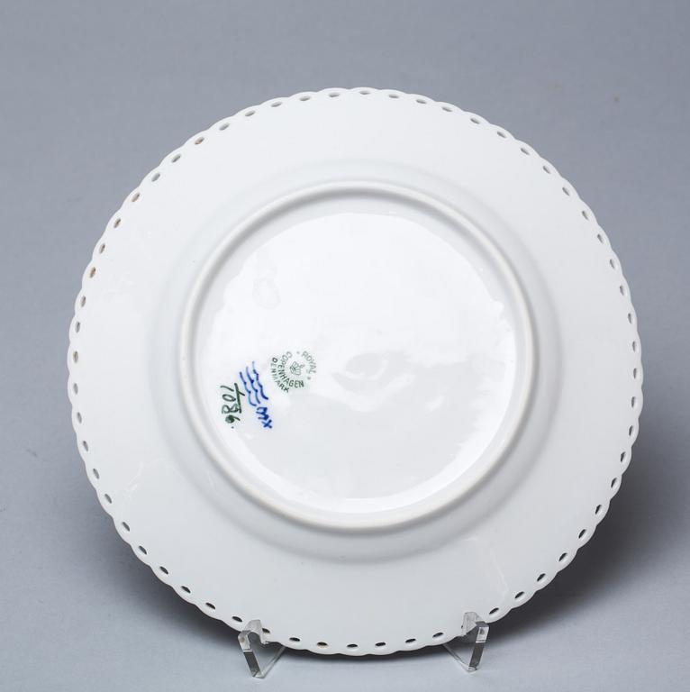 SERVIS, ca 65 delar. Musselmalet. Royal Copenhagen, Danmark.