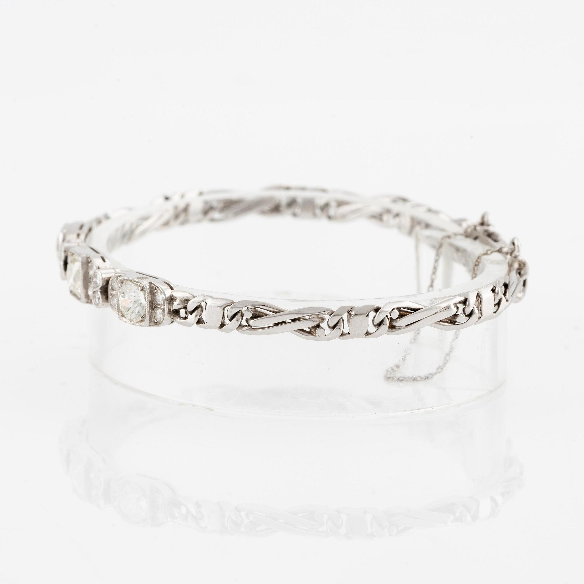 Armband 18K vitguld med gammal- och åttkantslipade diamanter.