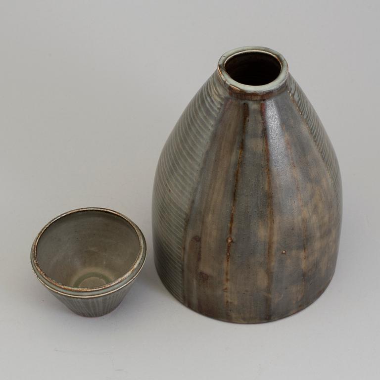 CARL-HARRY STÅLHANE, a stoneware vase and bowl from Rörstrand, signed and dated -60.