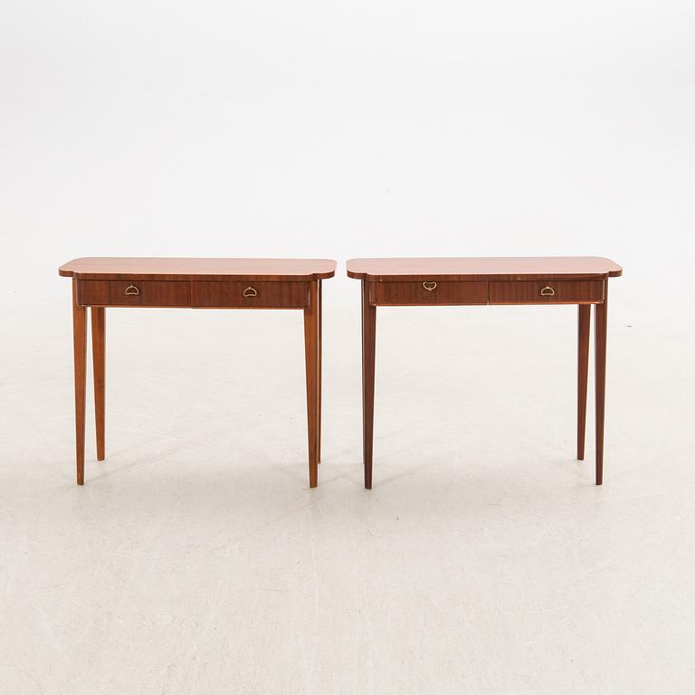 Sängbord/hallbord, ett par, 1900-talets mitt.