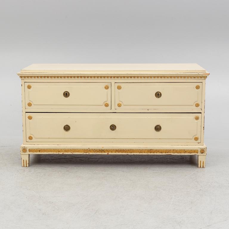 A Gustaivan sideboard/bottom vabinet, early 19th century.