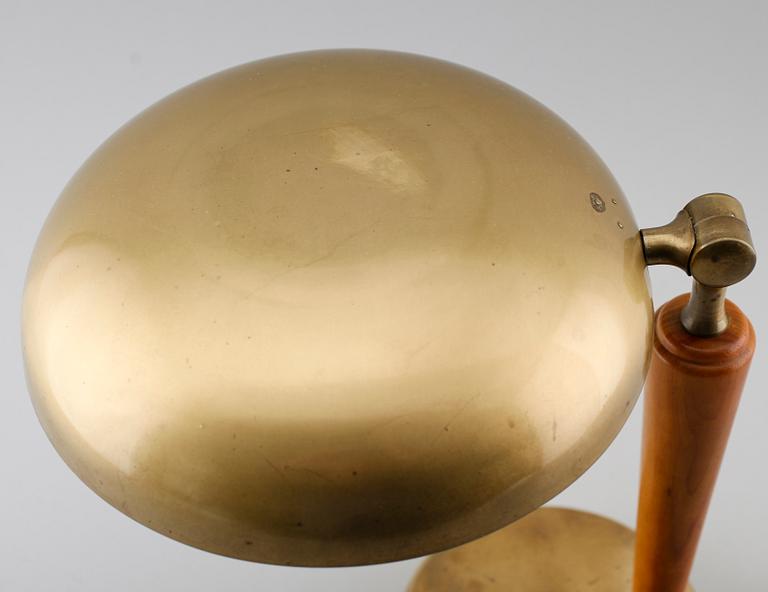 BORDSLAMPA, mässing och trä, 1940-/50-tal.