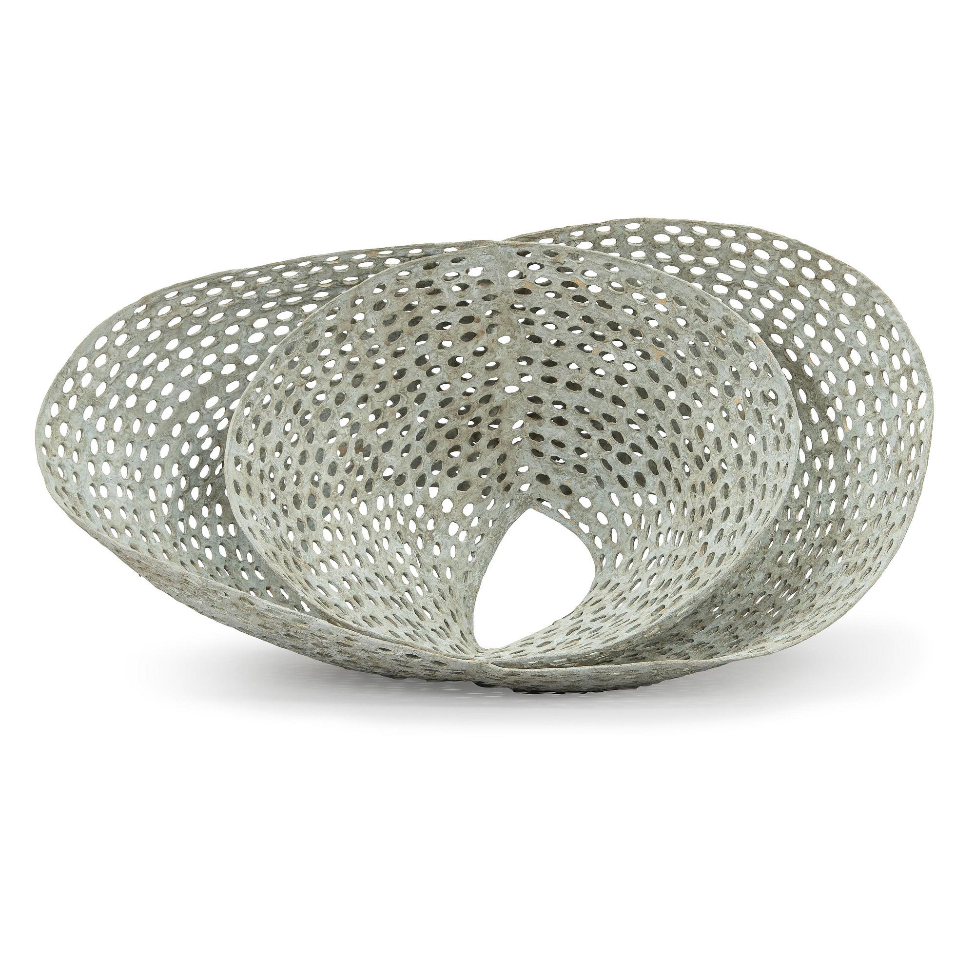 Kristina Riska, veistos, "Basket sculpture" keramiikkaa, signeerattu KR.