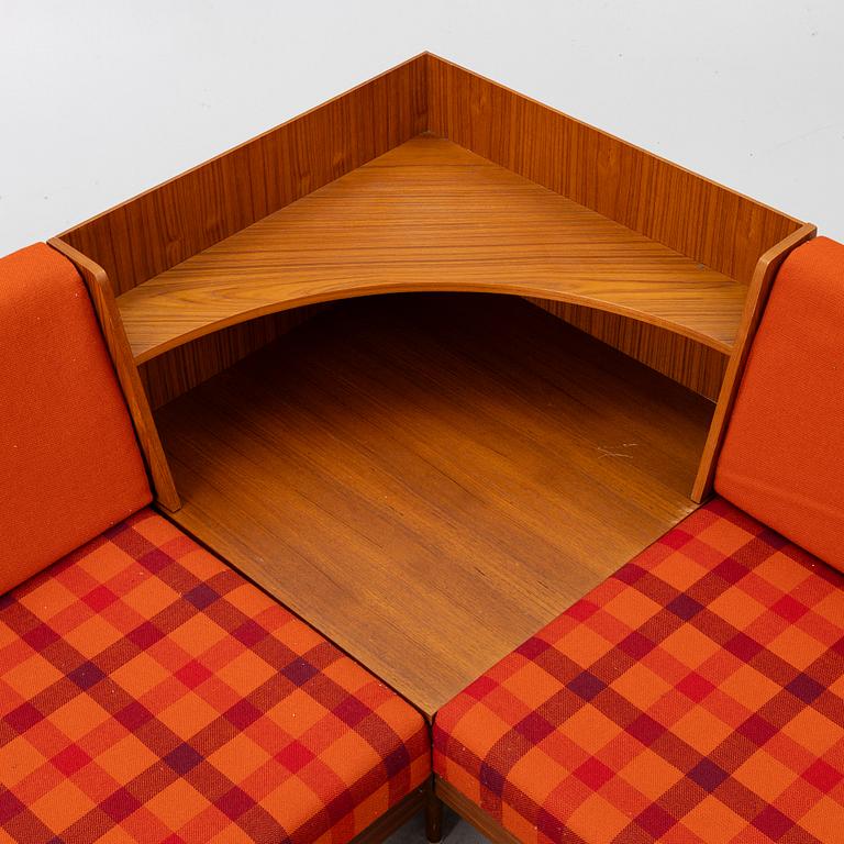 Haldor Vik & Ingmar Relling, a 'Svane' daybed/modul sofa, Ekornes Fabrikker A/S, Norway, around 1970.