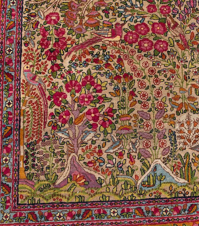 A CARPET, semi-antique Kerman, ca 360 x 284 cm.