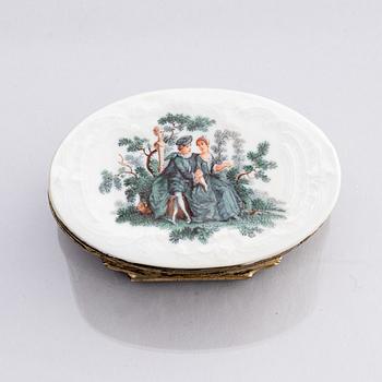 Box, porcelain, Meissen style, probably Germany 19th century.