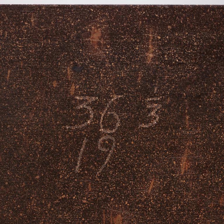 A porhyry stone top from Älvdalens porfyrverk, early 19th century.