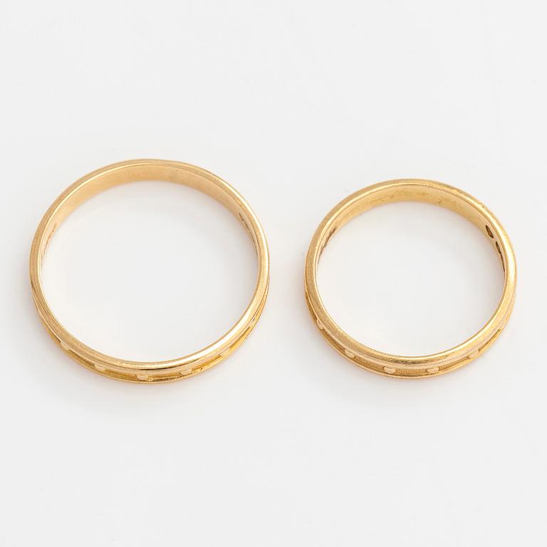 Kalevala Koru, Sormuksia, 2 kpl, "Räisälän sormus", malli 1271, 18K kultaa, Helsinki 2007 ja 2010.