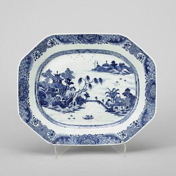 STEKFAT, porslin, Kina, Qianlong 1736-1795.