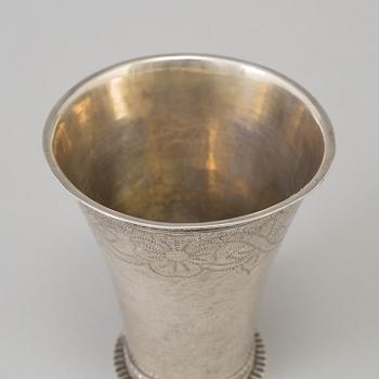 BÄGARE, silver, Erik Ahlin, Enköping 1763. Vikt ca 65 gram.