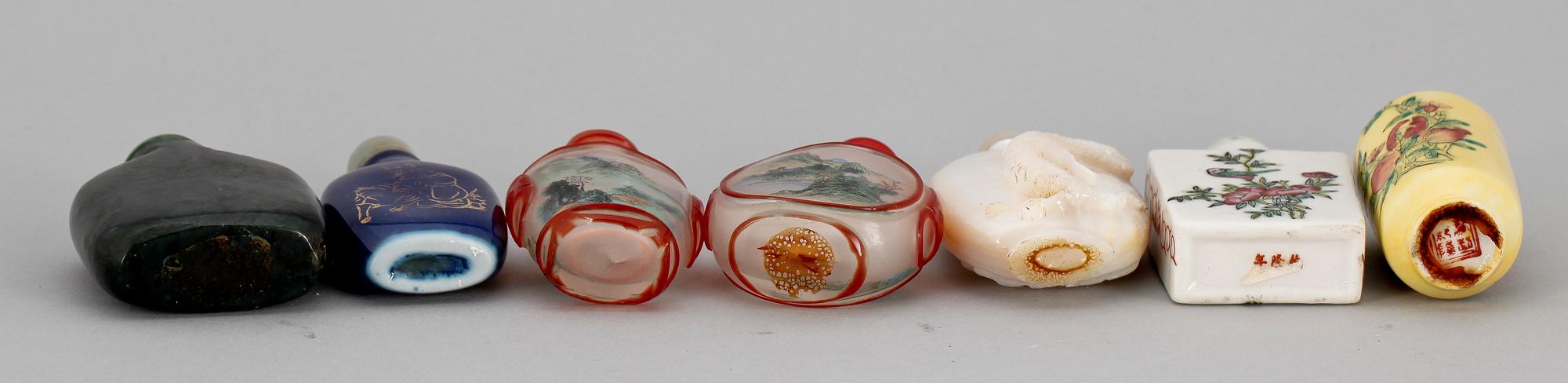 SNUSFLASKOR, 7 st. Bl.a porslin och glas, orientaliska, 1900-tal.