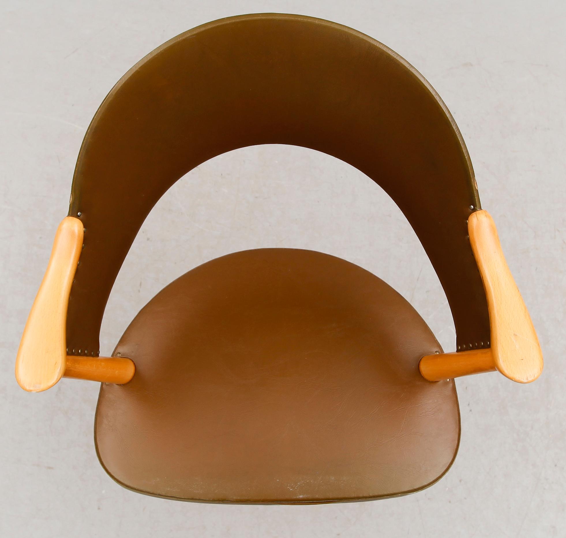 SKRIVBORDSSTOL, 1900-talets mitt.