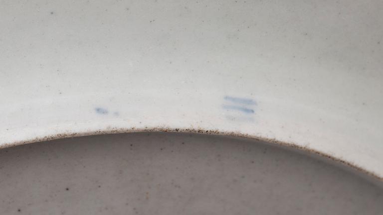 ISKLOCKA med FAT, porslin. Kunglig dansk, sent 1700-tal omkring 1800.