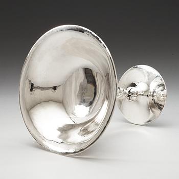 A Georg Jensen 830/1000 silver centre piece, Copenhagen, designed and executed in 1918.