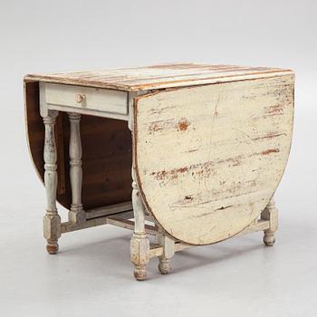 Drop-leaf table, 19th century.