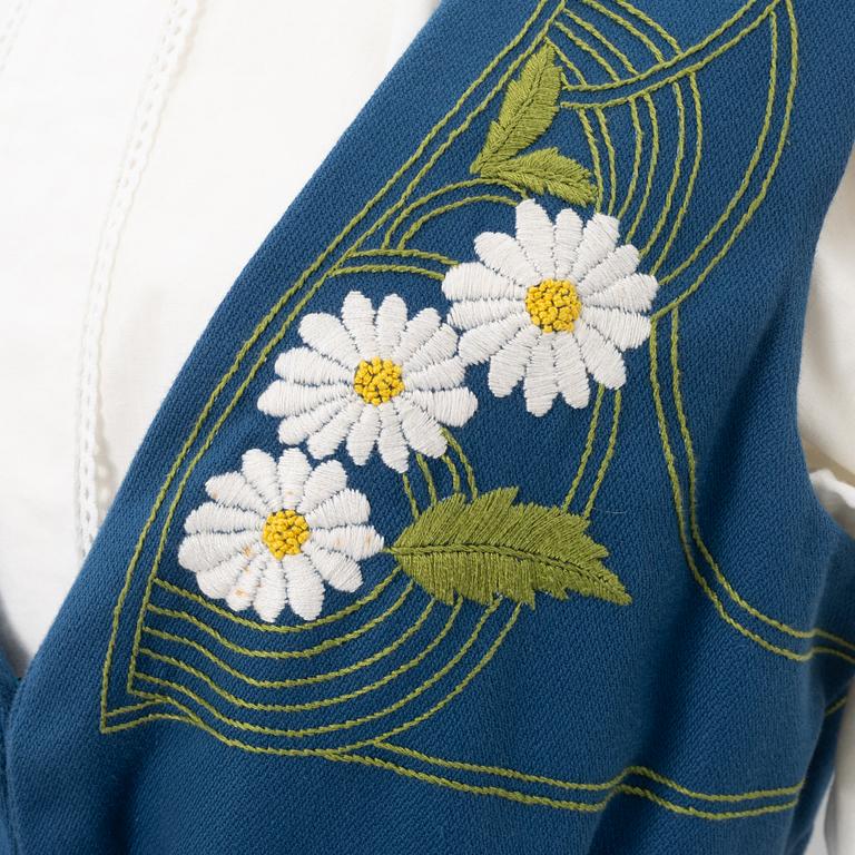 A Swedish folklore costume, end of the 20th century.