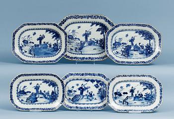 1537. A set of six blue and white serving dishes, 
Qing dynasty, Qianlong (1736-95). (6).