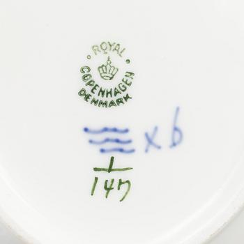 ROYAL COPENHAGEN, 26 porcelaine psc 'Musselmalet', Denmark.