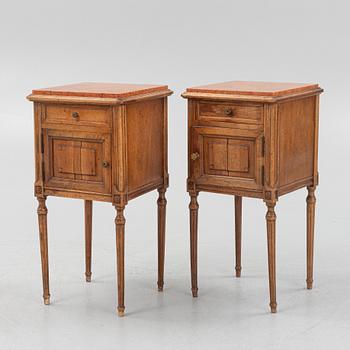 A pair of tables, Louis XVI-style, first half of the 20th C.