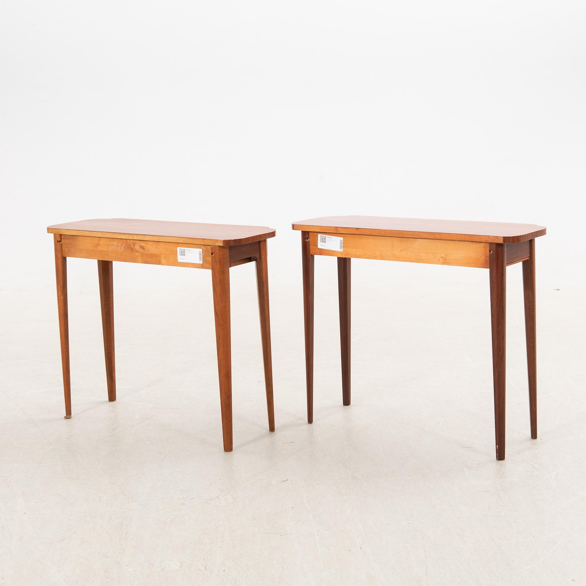 Sängbord/hallbord, ett par, 1900-talets mitt.