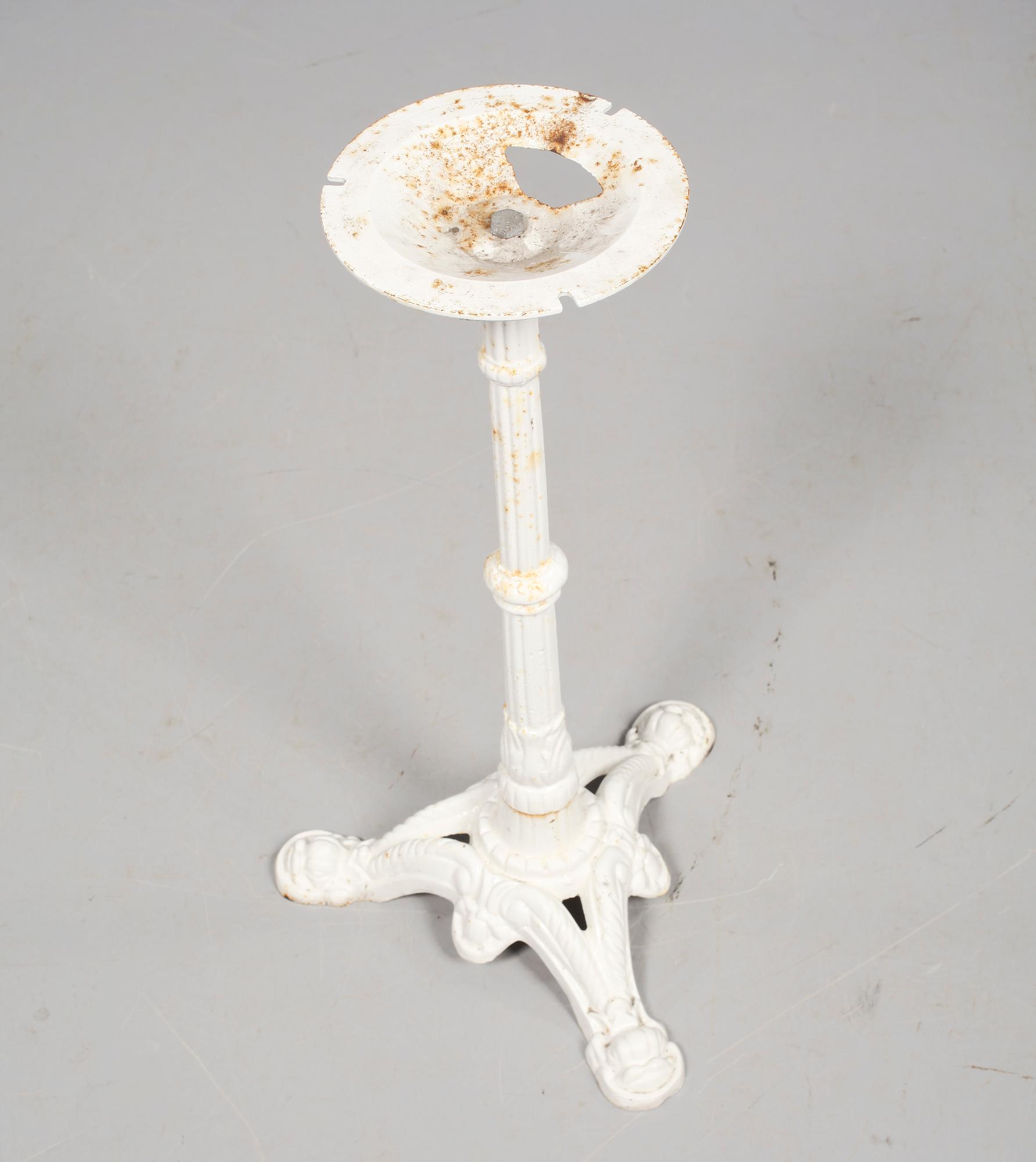 CAFÉBORDSUNDERRE, 1900-tal.