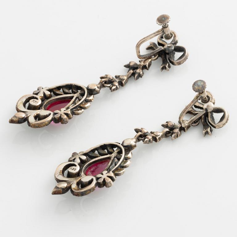 Set of necklace and earrings, silver and paste.