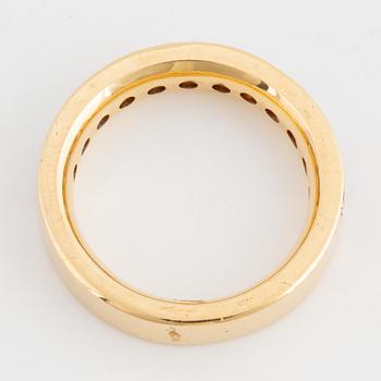 An half-eternity ca 1,20 ct brilliant-cut diamond ring.