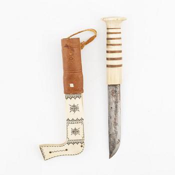 Esse Poggats, a reindeer horn knife, signed E. Poggats and dated 1949.