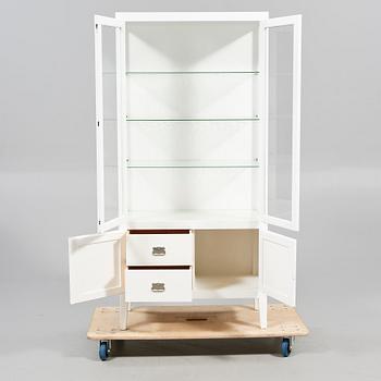 LÄKARSKÅP, 1900-talets mitt.