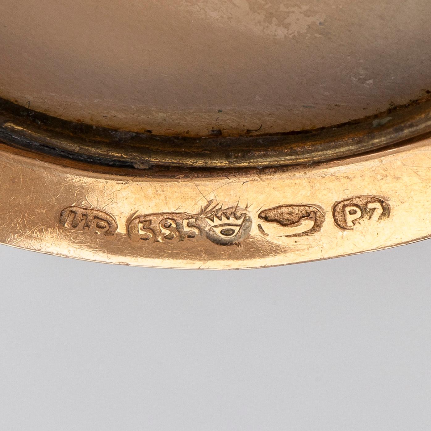 Hänge/brosch, 14K guld med snäckskalscamé.