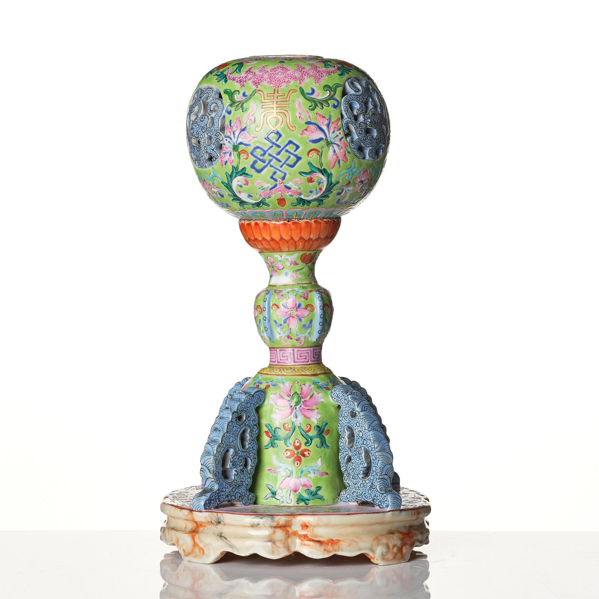 Hatstand, porslin, Qingdynastin, 1800-tal.