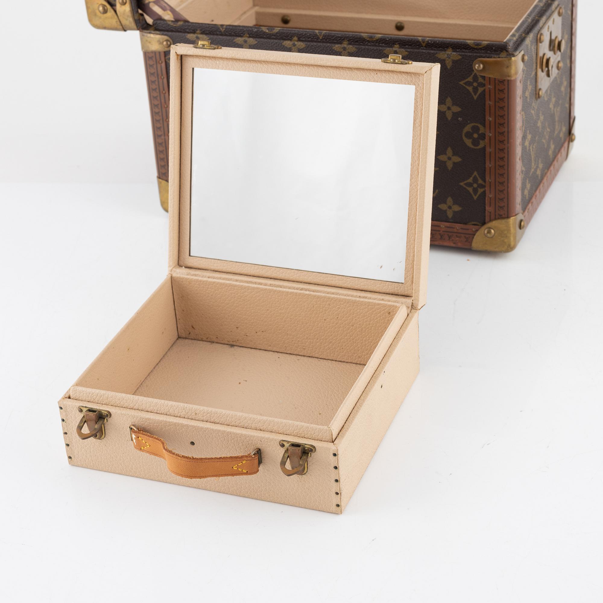 Louis Vuitton, "Boite à Flacons"/vanity case, vintage.