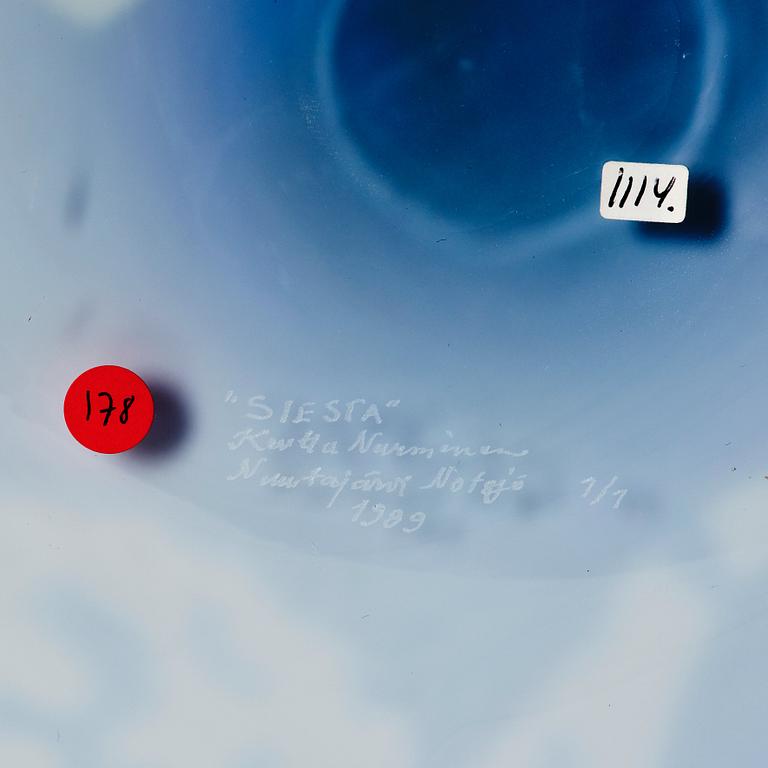 Kerttu Nurminen, a glass dish 'Siesta', Nuutajärvi/ Notsjö, Finland 1989.