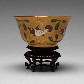 151. A bisquit brinial bowl, Qing dynasty, Kangxi (1662-1722).