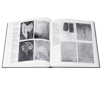 Böcker, 2 volymer, "Fontana - Catalogo generale I-II", Enrico Crispolti, Edizioni Electa, Milan,1986.