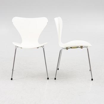 Arne Jacobsen, stolar, 5 st, "Sjuan", Fritz Hansen, Danmark, 1988.