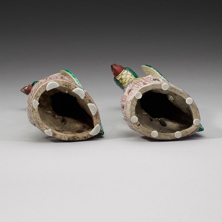 A pair of birds, late Qing dynasty (1644-1912).