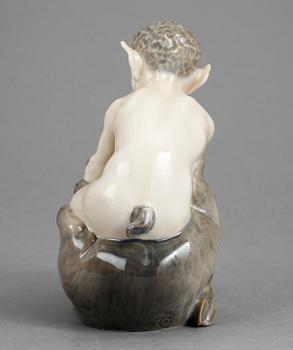 FIGURIN, porslin. Christian Thomsen, Royal Copenhagen.