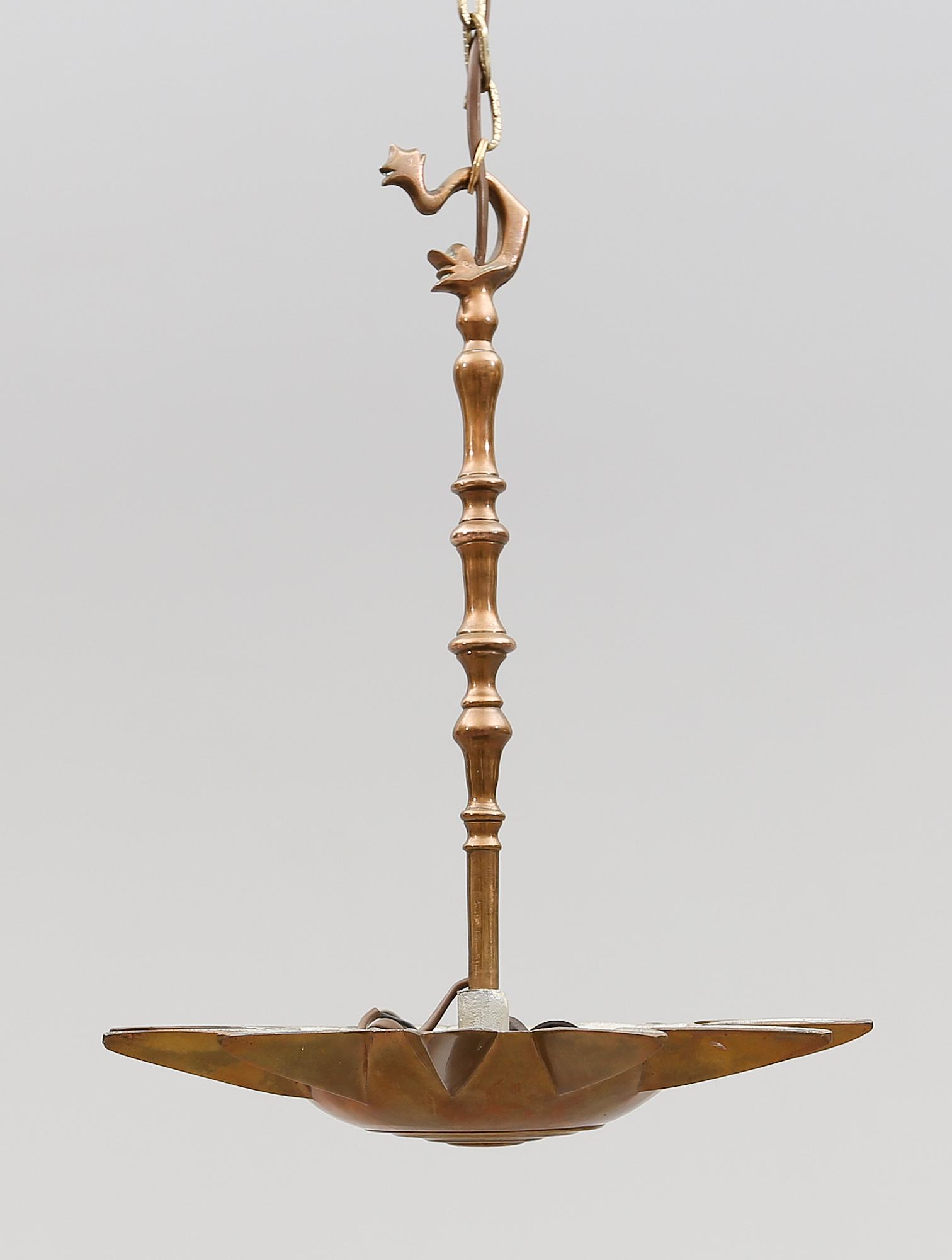 TAKLAMPA, mässing, 1900-talets första hälft. Höjd ca 40 cm.