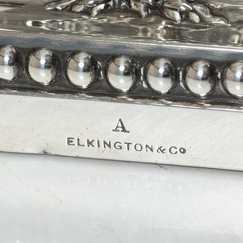 A pair och silver plated candelsticks, mark of  Elkington & Co, Birmingham, 1888-1890.