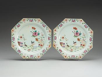 FAT, fyra stycken, kompaniporslin. Qing dynastin, Qianlong (1736-95).