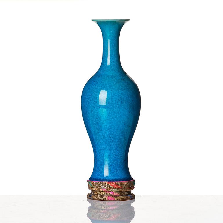 A turquoise glazed 'amfora' vase, Qing dynasty, Kangxi (1662-1722).