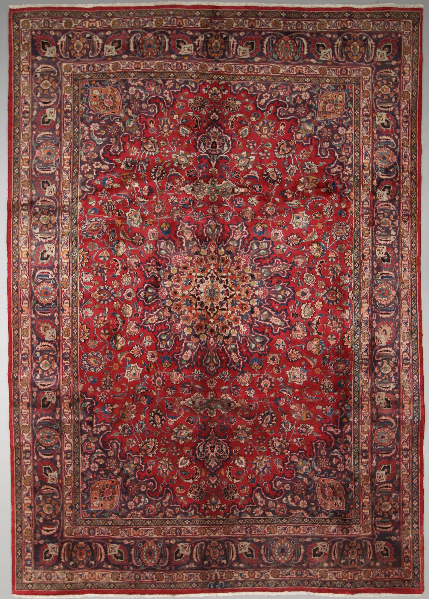 MATTA, Meshed, old, ca 350 x 248 cm.