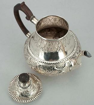 KAHVIKANNU, hopeaa, Hollanti 1837. Paino noin 274 g.